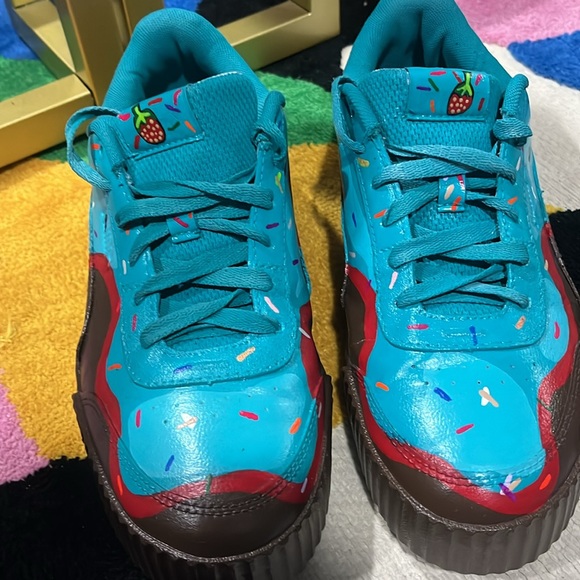 Gently used puma shoes for men custom made with blue brown and red - Picture 7 of 7